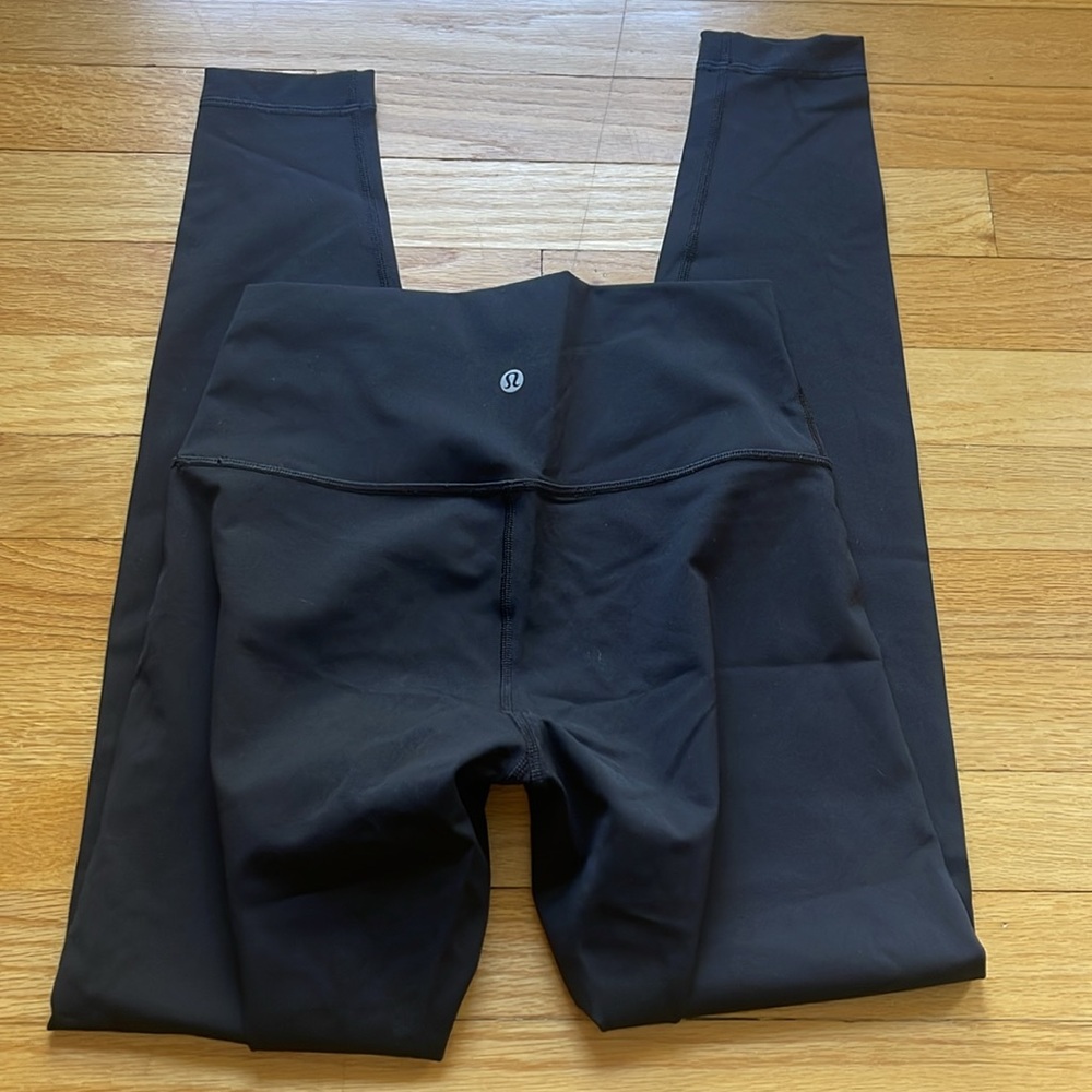 black lululemon leggings